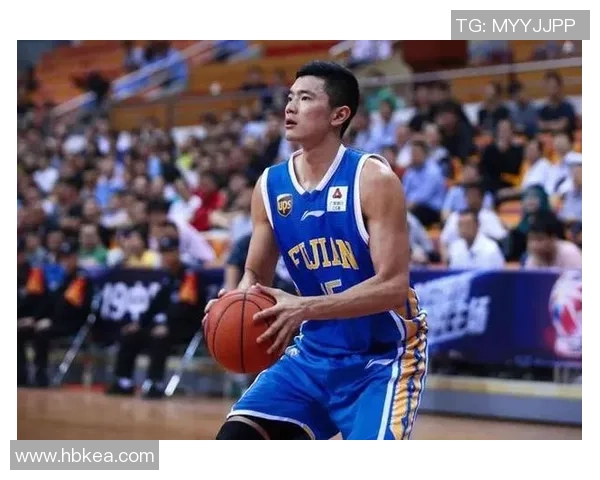 陈林坚：从青涩球员到篮球明星的成长之路与奋斗故事